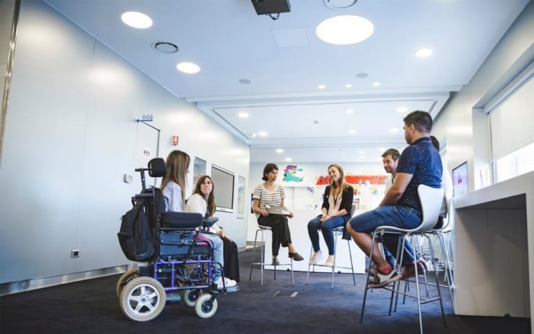 Incluyeme impulsa iniciativas para el desarrollo profesional de las personas con discapacidad.