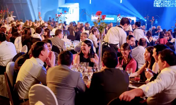 Ideas adicionales para hacer tu fiesta única
