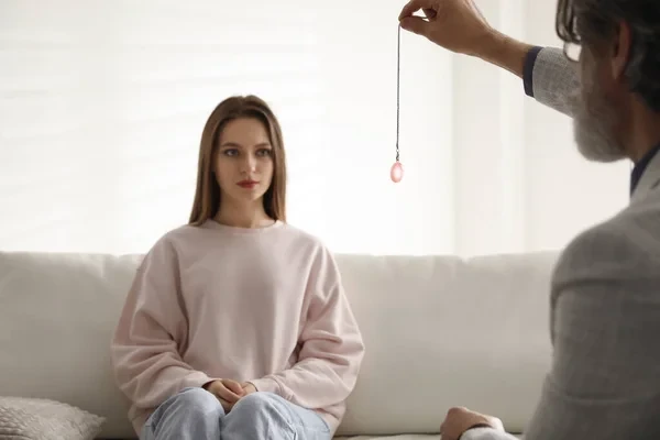 paciente en sesión de hipnoterapia