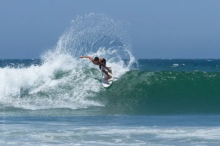 Surfea en la Costa Limeña