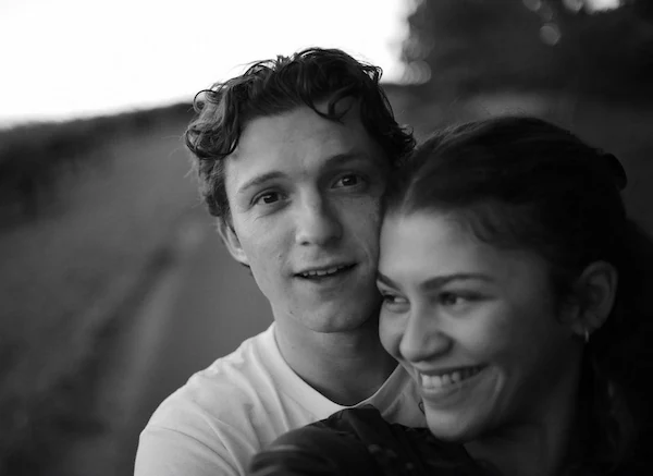 Zendaya y Tom Holland se comprometieron