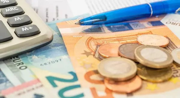 La reducción de costos es uno de los beneficios de gestionar la cadena de suministro
