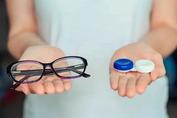 Lentes de contacto o gafas
