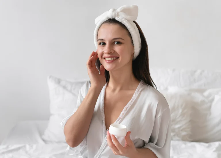 chica cuidando su piel
