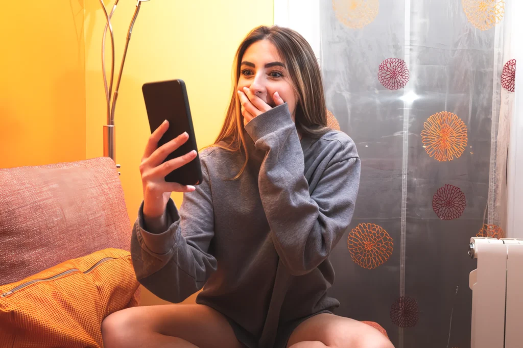 chica sorprendida