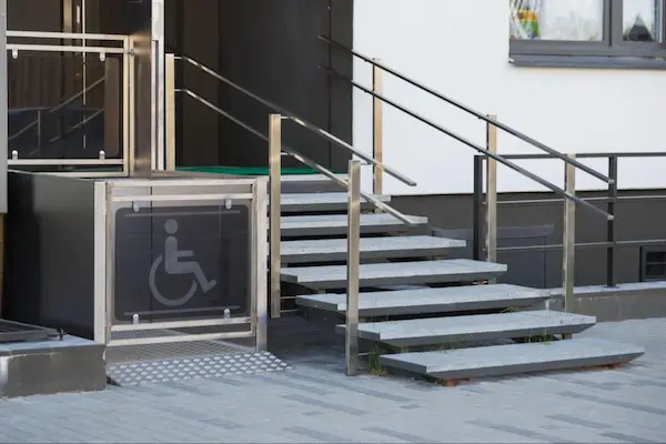 Cuándo instalar una plataforma elevadora para discapacitados