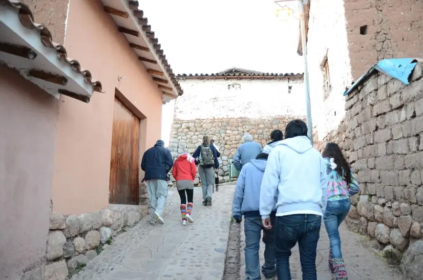 Semana Santa comunidad caminando