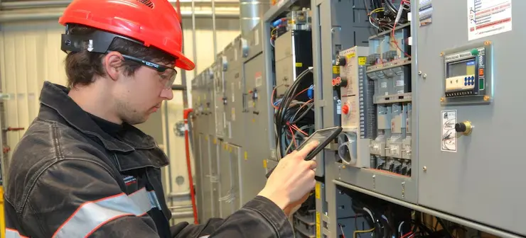 Cómo la ingeniería eléctrica y civil apoyan la automatización de procesos industriales