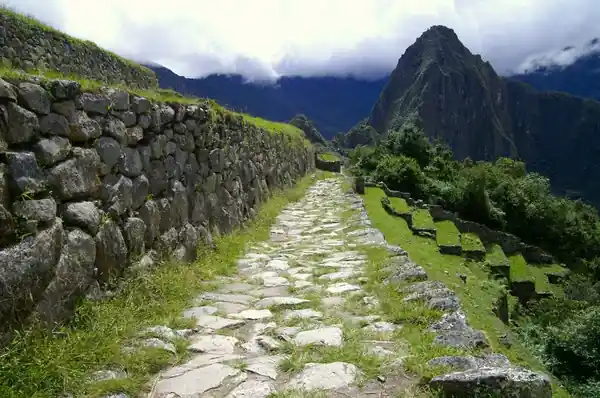 Qué rutas de trekking llevan a Machu Picchu y cuál elegir