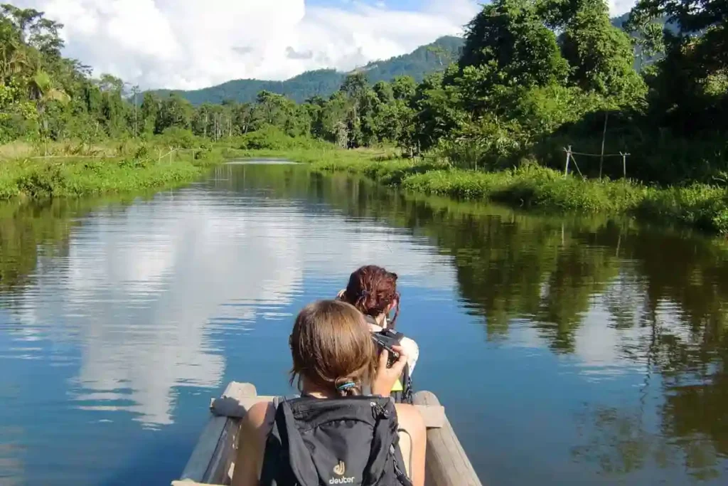 Jovenes viajando por el Rio