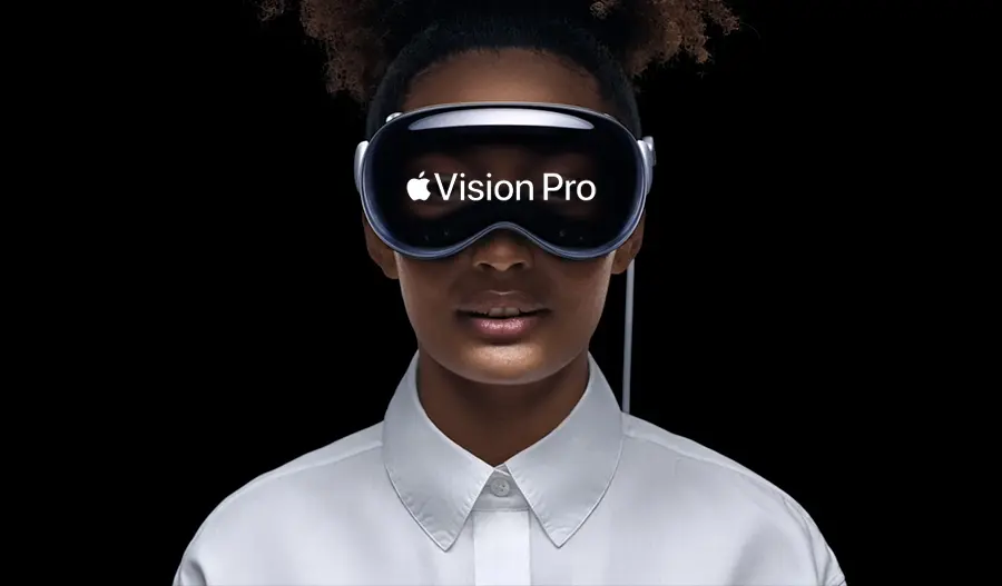 Chica utilizando los lentes Vision Pro de Apple
