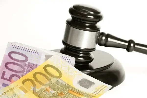 las multas como parte de las consecuencias de no cumplir con los requisitos