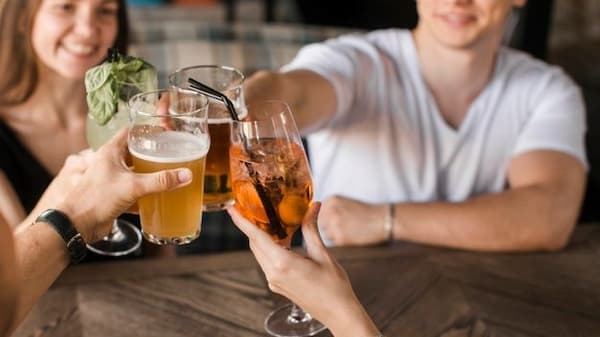 La importancia de los objetos en el brindis