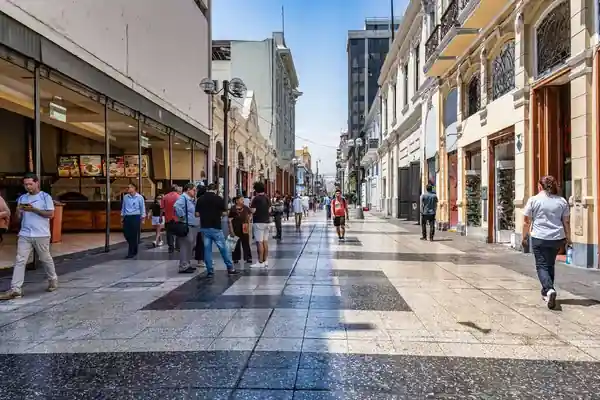 Cómo afecta el feriado de agosto al sector público y privado