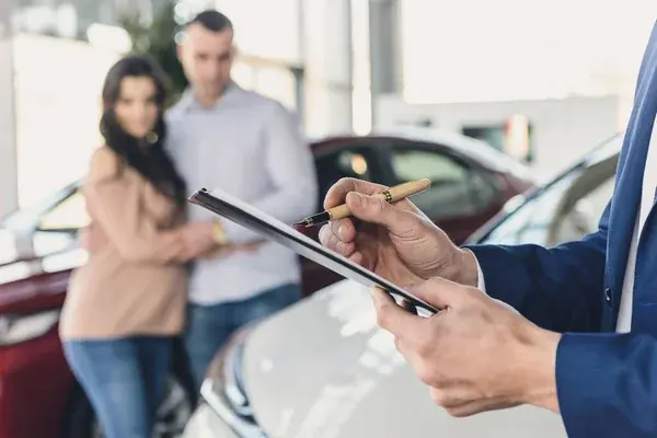 El auto correcto empieza con una decisión informada