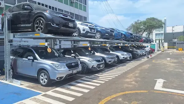 Qué debe incluir un reglamento interno de cocheras en edificios