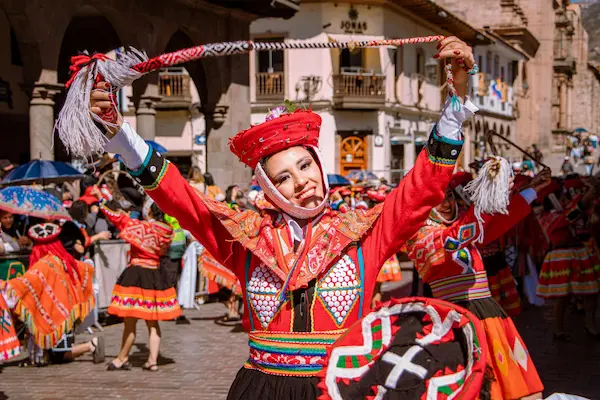 Qué representan las danzas típicas de la sierra peruana