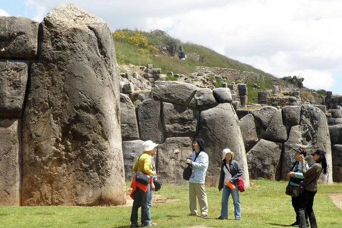 Dónde queda la fortaleza de Sacsayhuamán