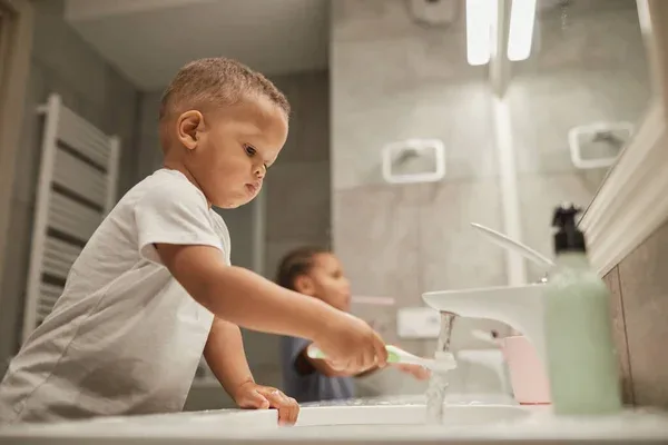 Beneficios de una higiene dental infantil adecuada desde niños
