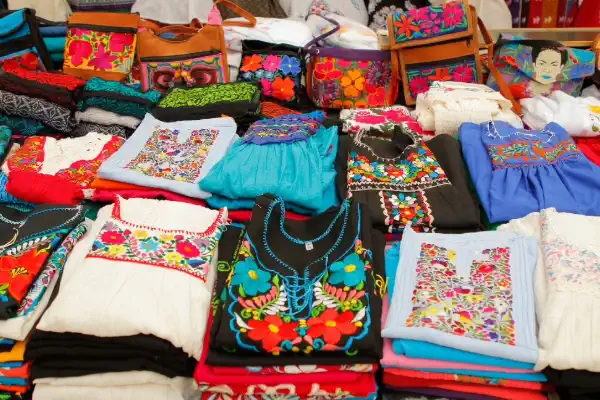 Cómo identificar ropa artesanal auténtica