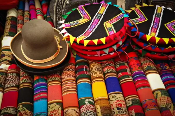 Ropa artesanal en Perú y Latinoamérica