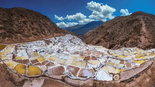 9. Salineras de Maras las minas de sal tradicionales