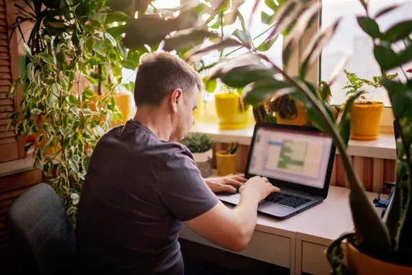 Beneficios del trabajo híbrido para los empleados