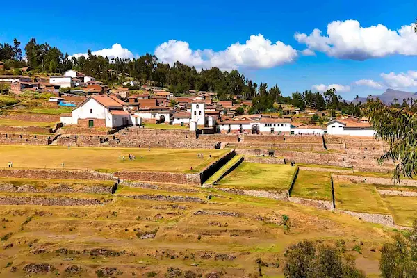 Chinchero tradición textil y paisajes andinos