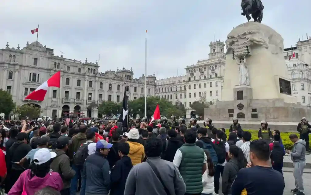 Opiniones divididas y el futuro del Perú