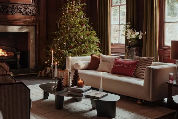 Cómo aplicar los colores tendencia Navidad 2025 en tu decoración