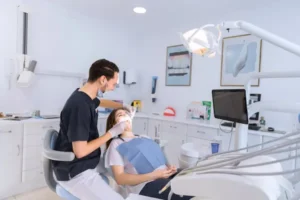 Cómo elegir entre las mejores clínicas dentales de Lima