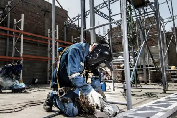 Instalación de estructura metálica