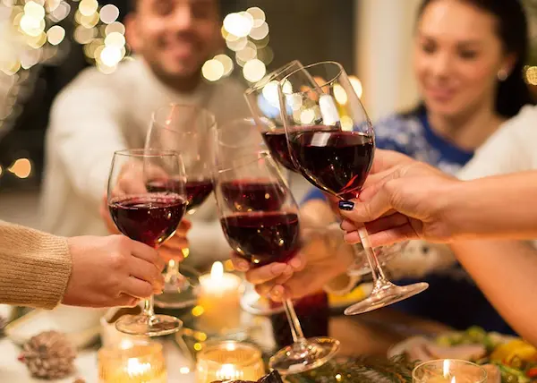 Guía para elegir bebidas para la cena navideña peruana