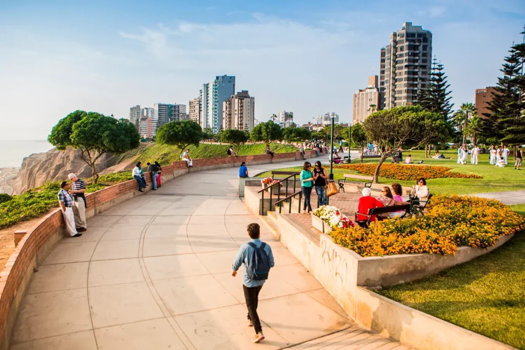 Miraflores malecón estilo de vida