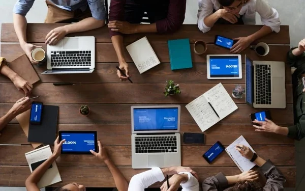 Cómo influye el entorno de trabajo en la salud del trabajador