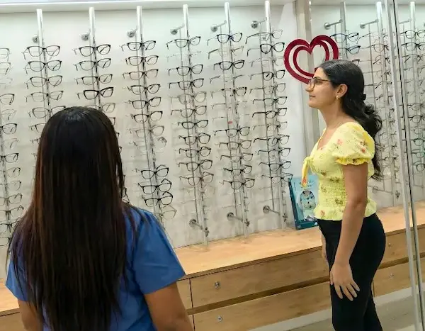 Eyes Center está dentro de las mejores ópticas en Lima Este