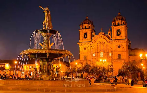 La Plaza de Armas de Cusco después de la medianoche