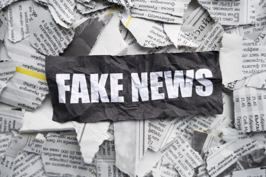 Cómo saber si una noticia es falsa identificando fake news en medios digitales y redes sociales
