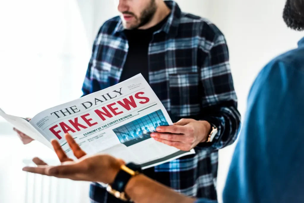 Cómo saber si una noticia es falsa analizando el titular y la fuente de información