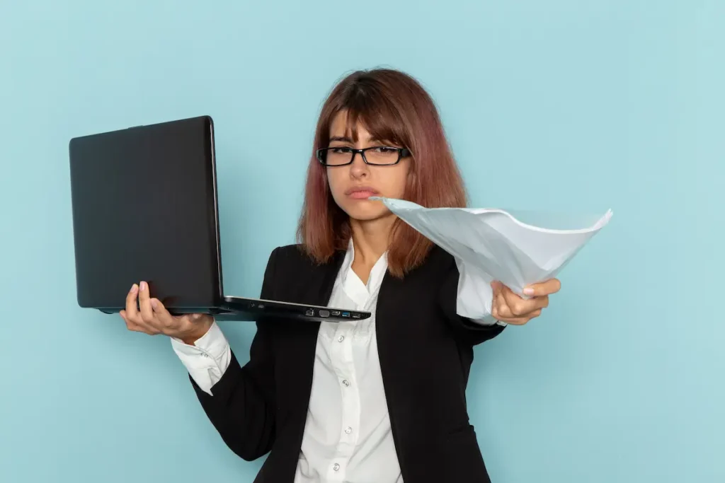 Sobrecarga de información y fatiga mental provocada por el exceso de contenidos digitales