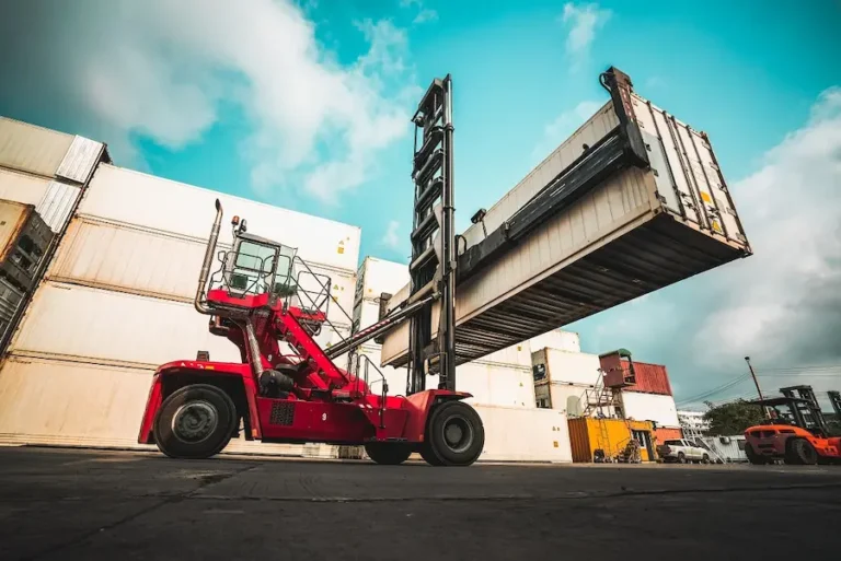 Transporte de carga para empresas que necesitan control, tiempos y costos claros