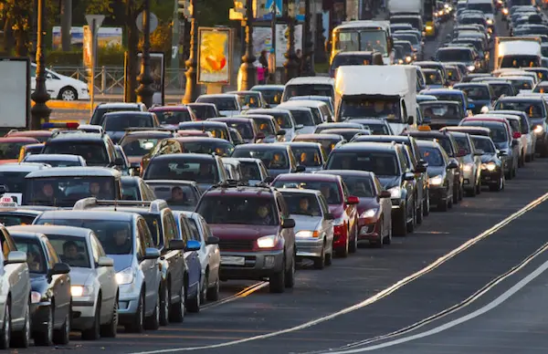 Causas principales de la congestión vehicular en 2026