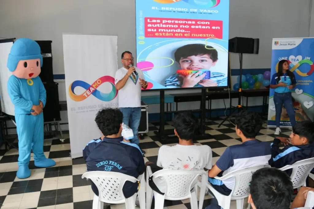 Jorge Luis Guillén Sivirichi comunicación directa autismo TEA Perú Parlamento Andino número 10