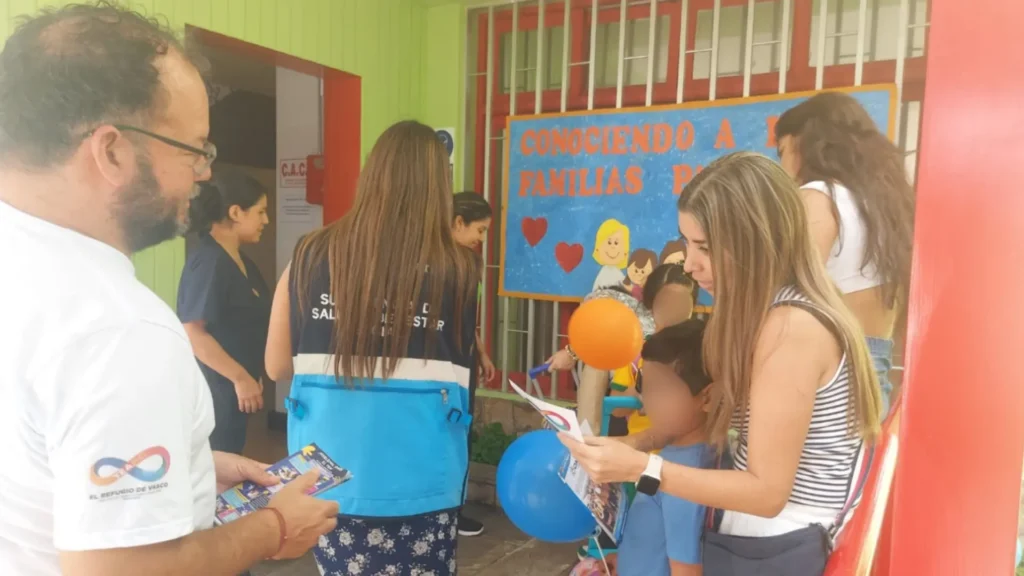 Jorge Luis Guillén Sivirichi madres autismo TEA Perú Parlamento Andino número 10