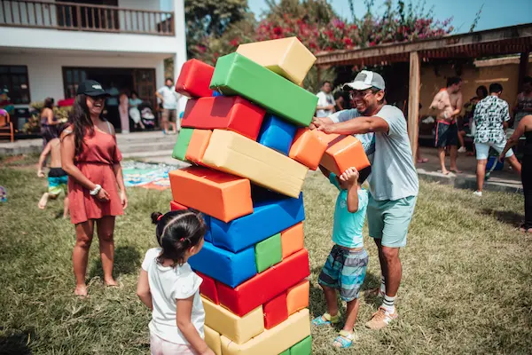Por qué elegir una temática para cumpleaños infantiles hace la fiesta más divertida