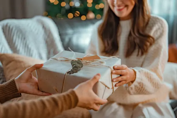 Qué regalar a una mujer que lo merece todo