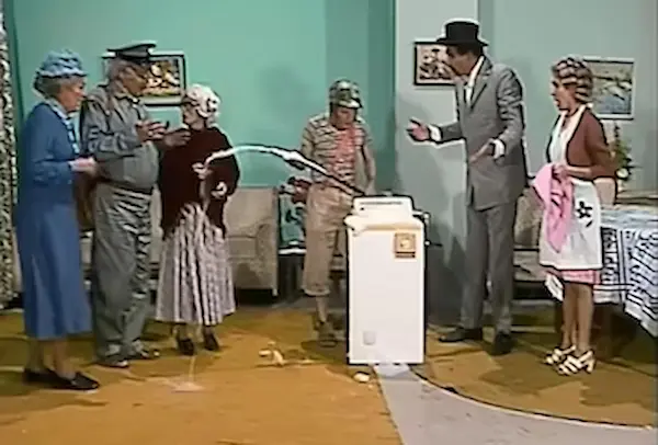Escena final de El Chavo del 8 con personajes reunidos en la vecindad.