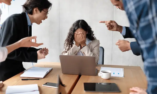 mobbing laboral responsabilidad empresas empleadores acoso en el trabajo