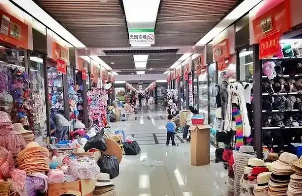 Cómo funciona el proceso de importación de ropa