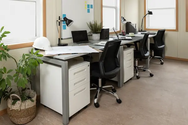 Cómo elegir el mejor equipamiento de oficina para tu empresa